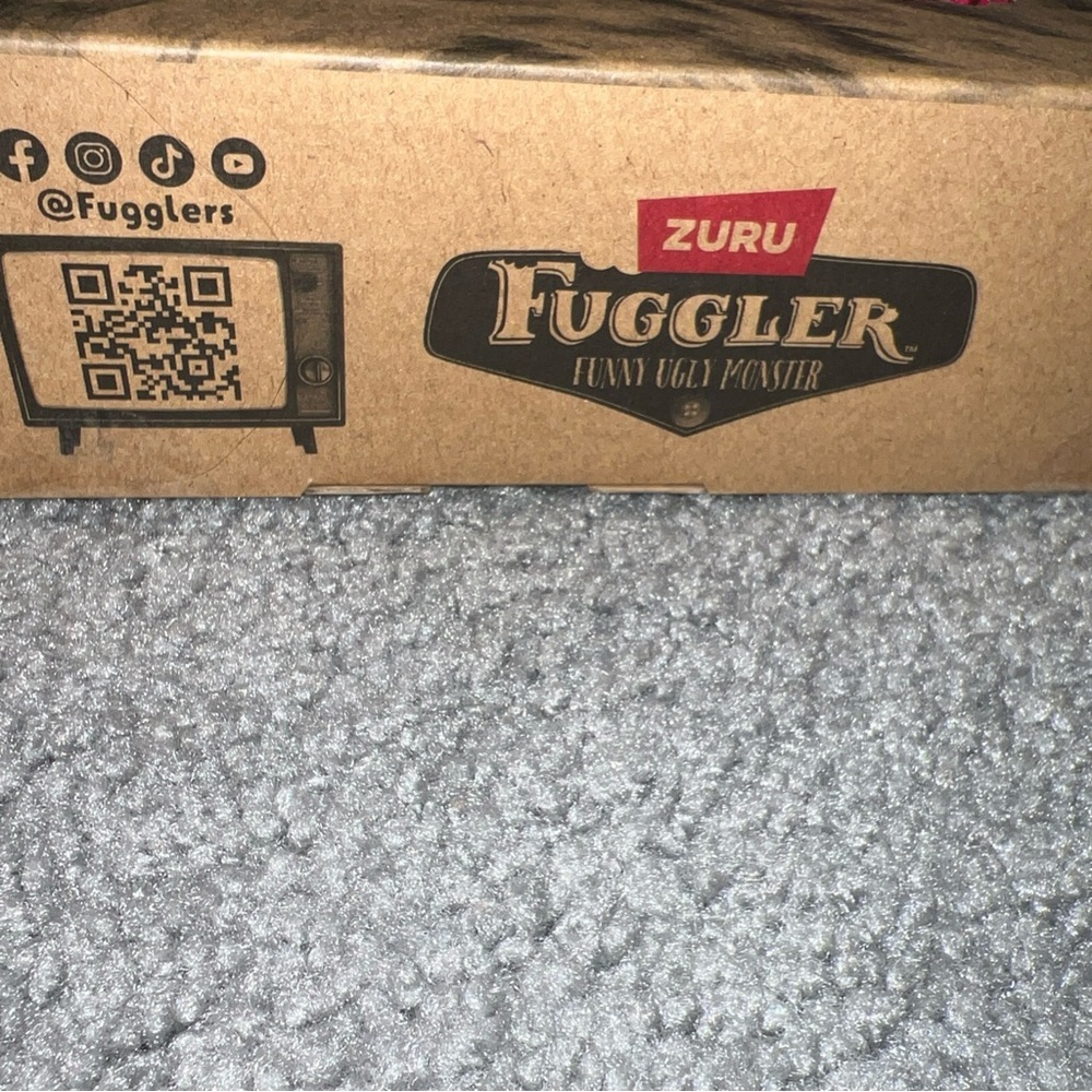 NEW IN BOX Hairy Fuggs Fuggler Maroon Sir Belch Furry Red Tongue Monster - Picture 4 of 4